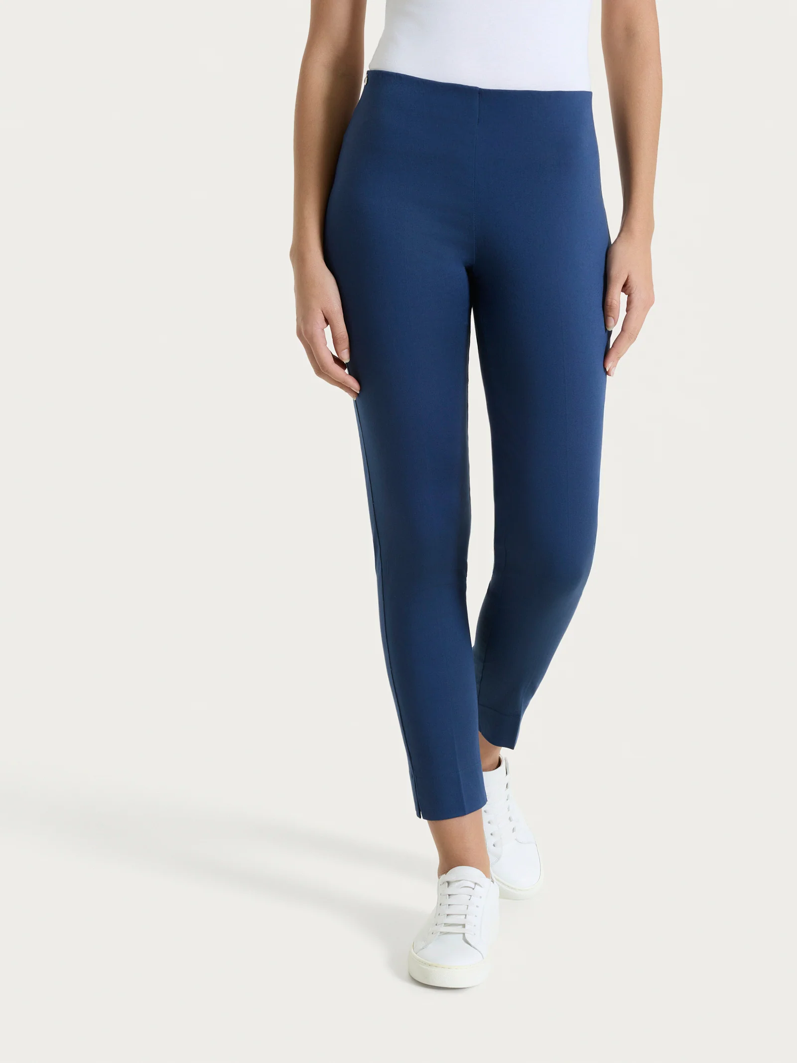 Pantalone capri con spacchetti in Satin Power - Oceana