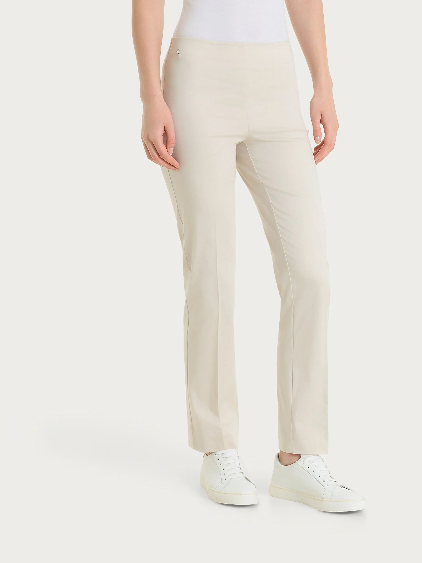 Pantalone capri dritto in Satin Power - Champignon