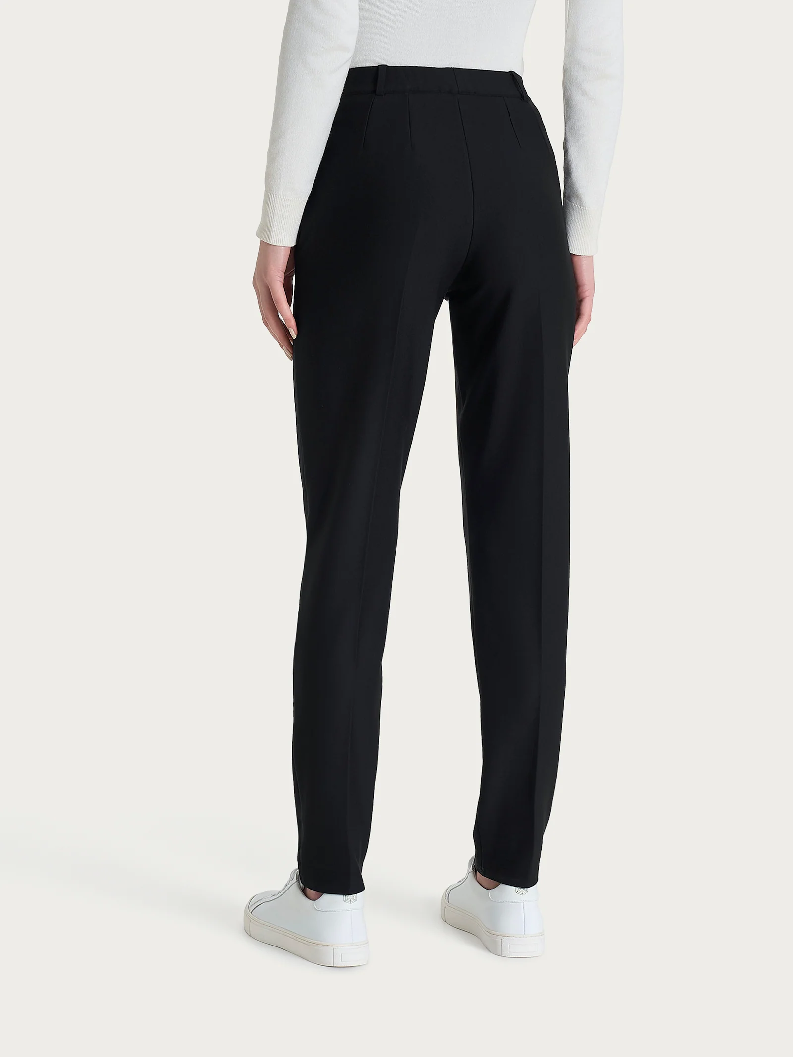 Pantalone chino slim con tasche e risvolto in Compact - Nero - Image 3