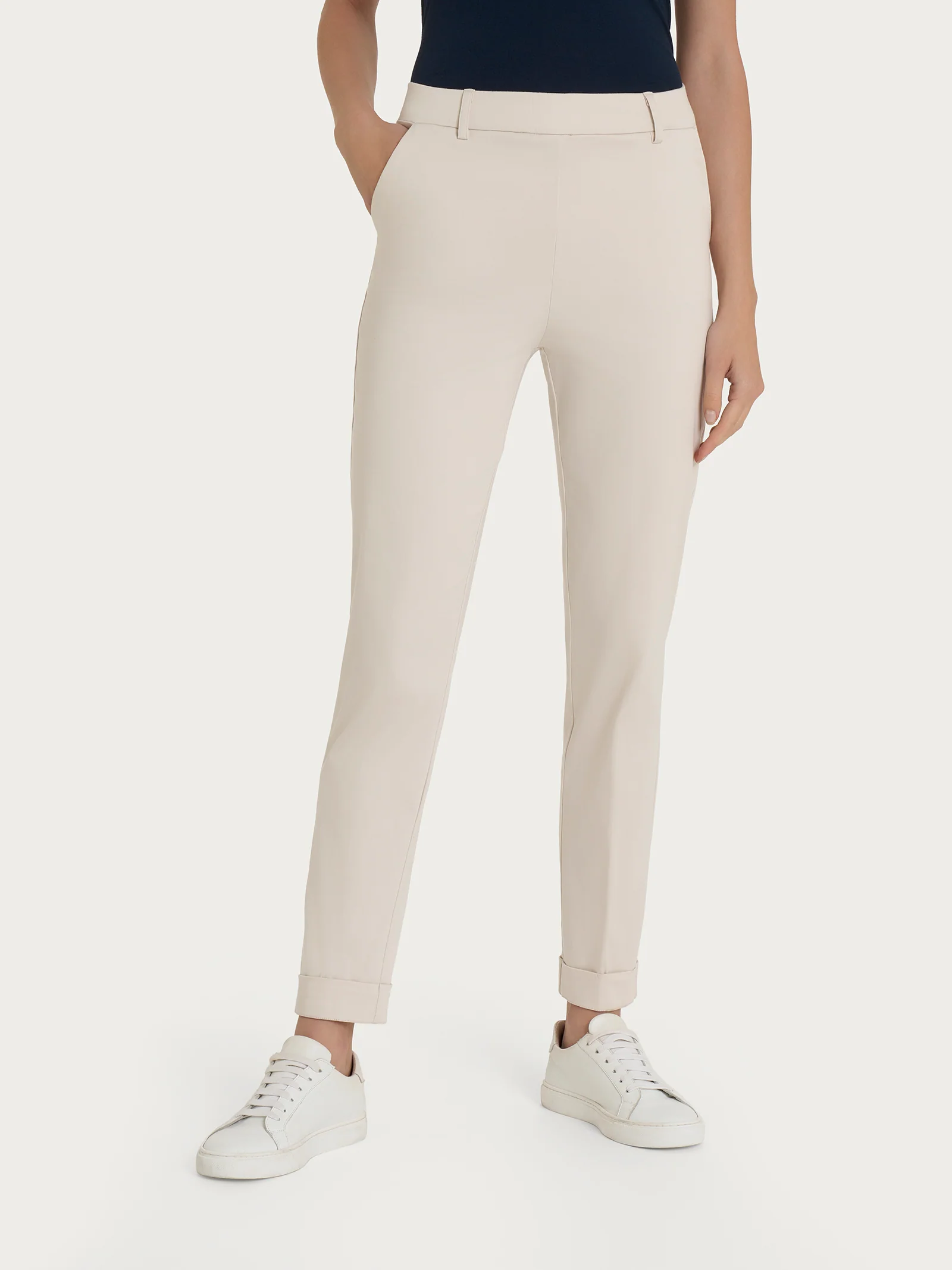 Pantalone chino slim con tasche in Satin Power - Champignon
