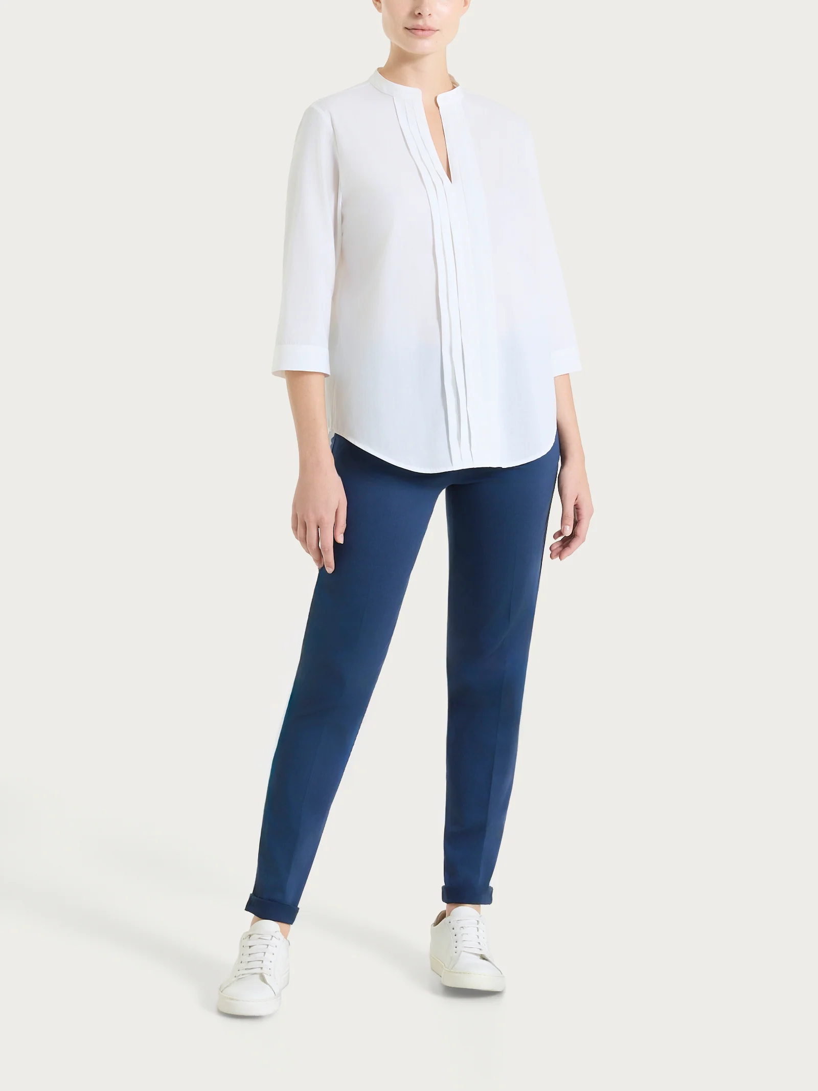 Pantalone chino slim con tasche in Satin Power - Oceana - Image 12