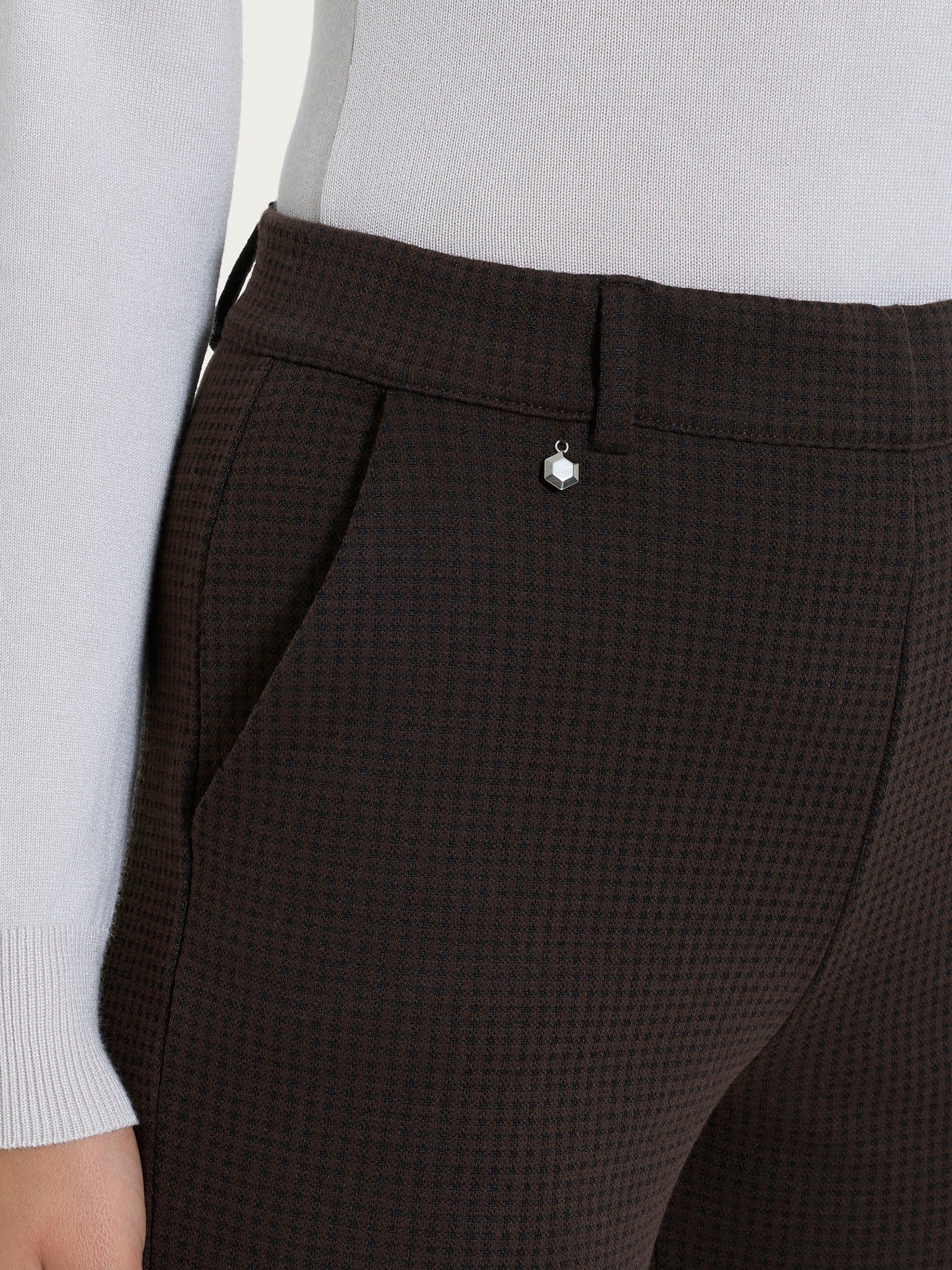 Pantalone dritto con tasche e micro check in Eco Jacquard - Fant. Chocolate Torte - Image 3