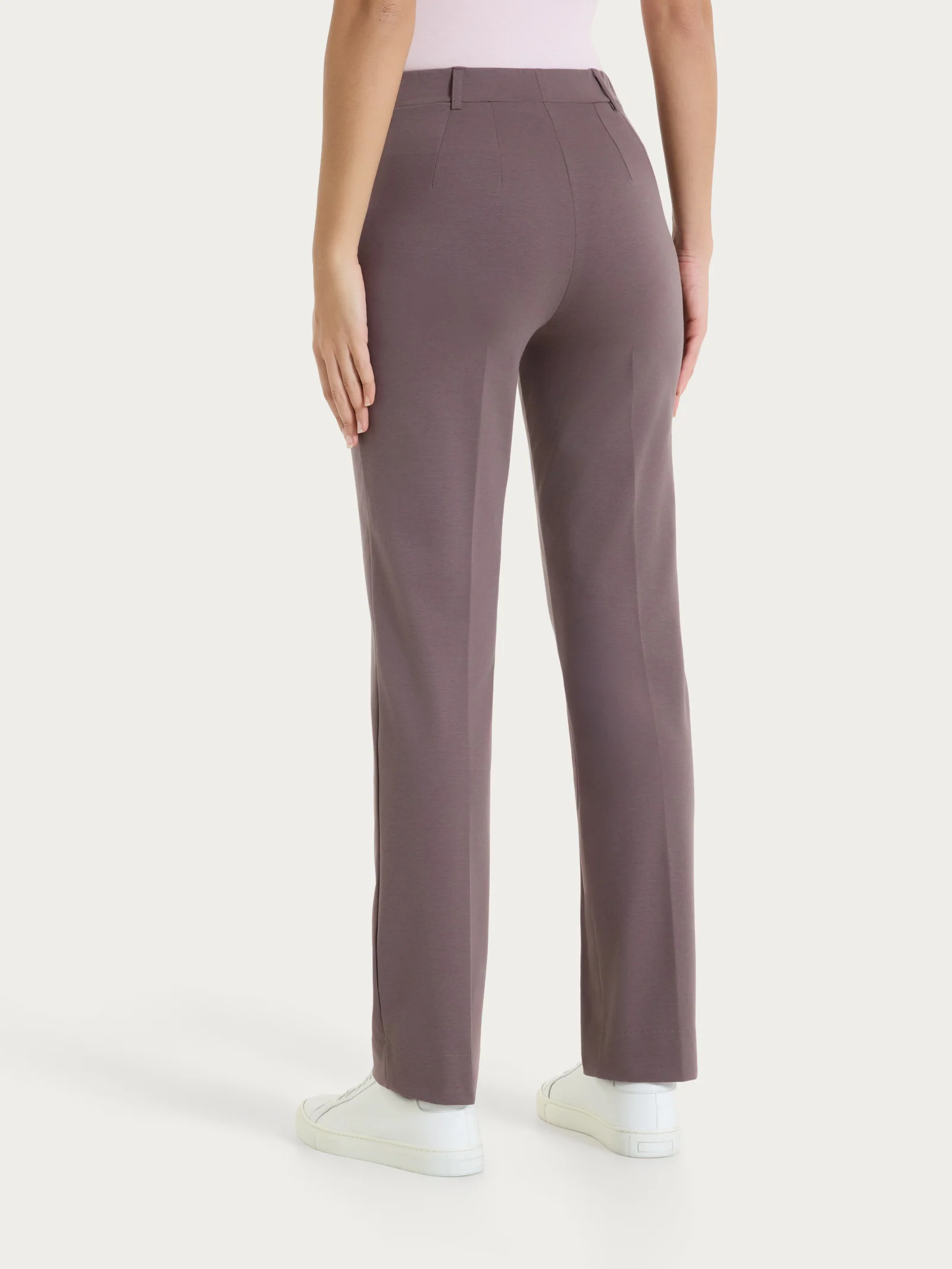 Pantalone dritto con tasche in Compact Light - Plum Truffle - Image 2