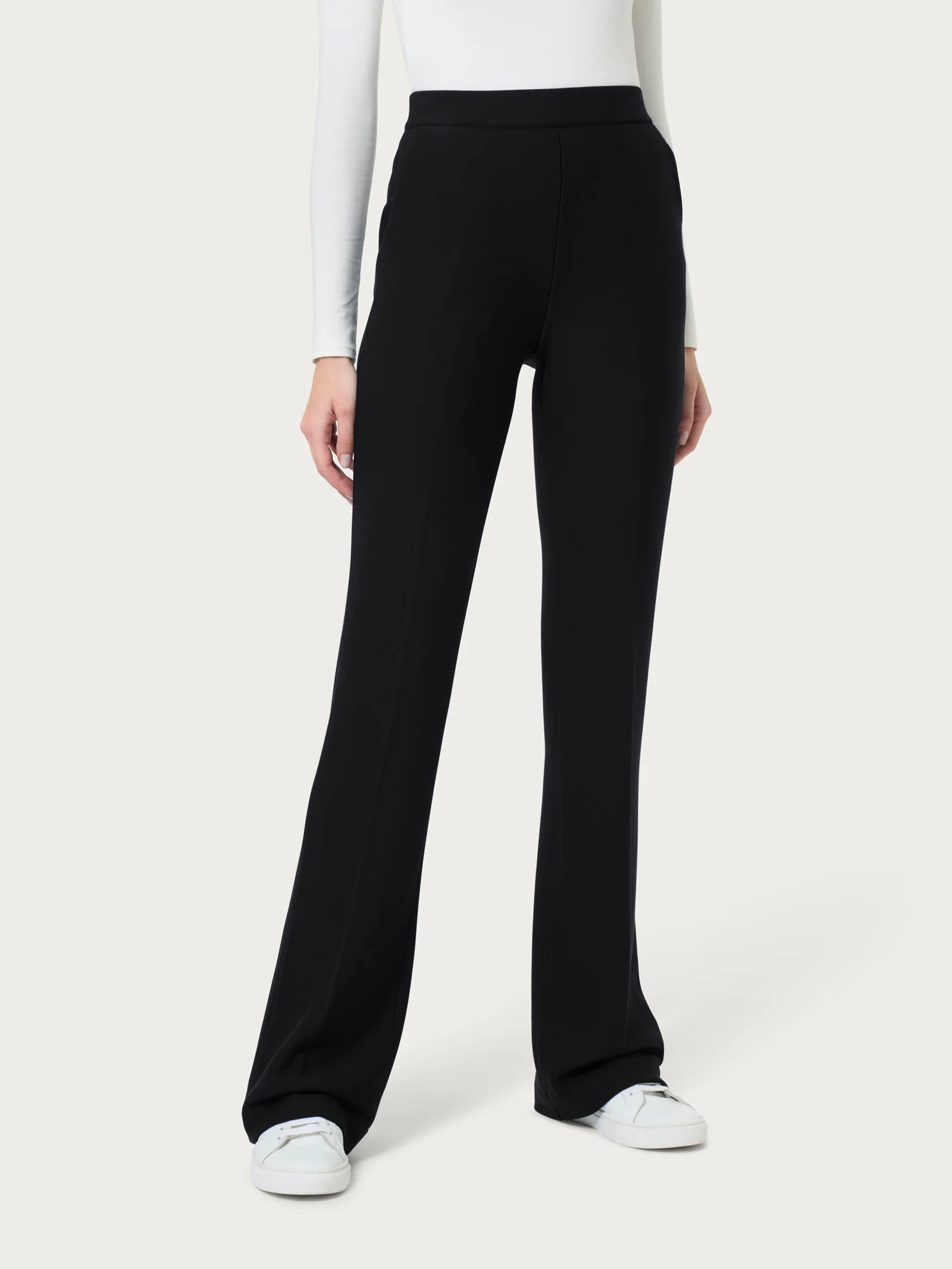 Pantalone flare con tasche in Eco Techno Fleece - Nero