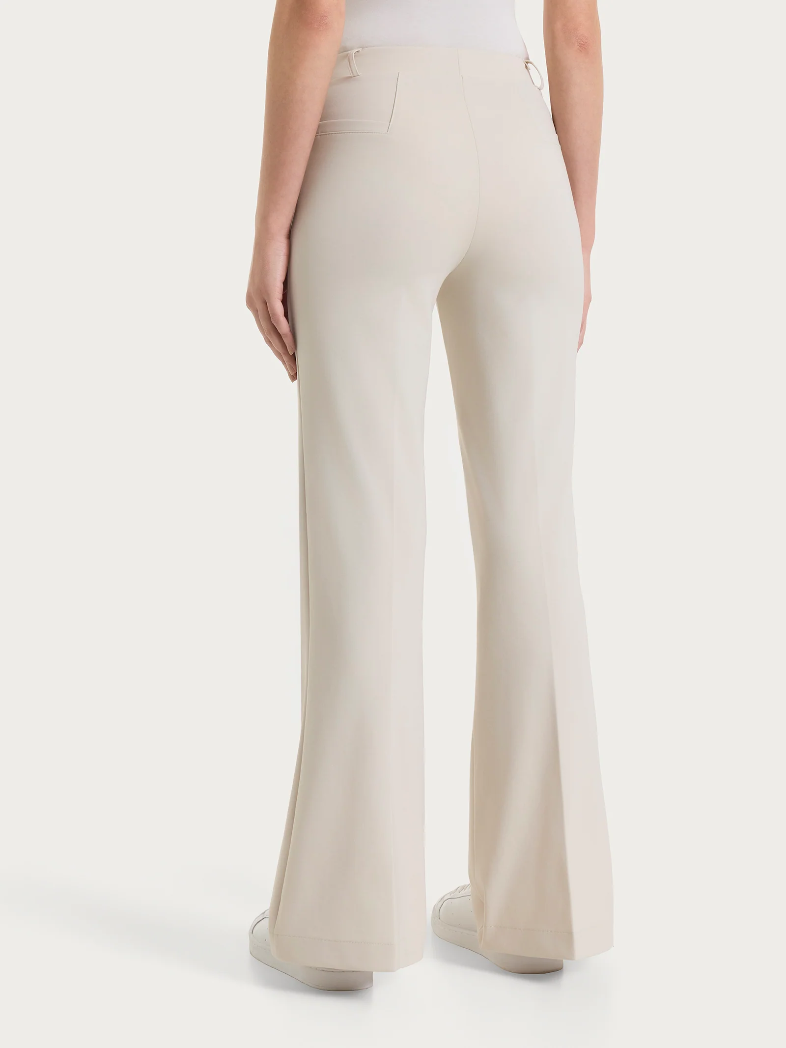 Pantalone flare in Compact Light - Champignon - Image 4