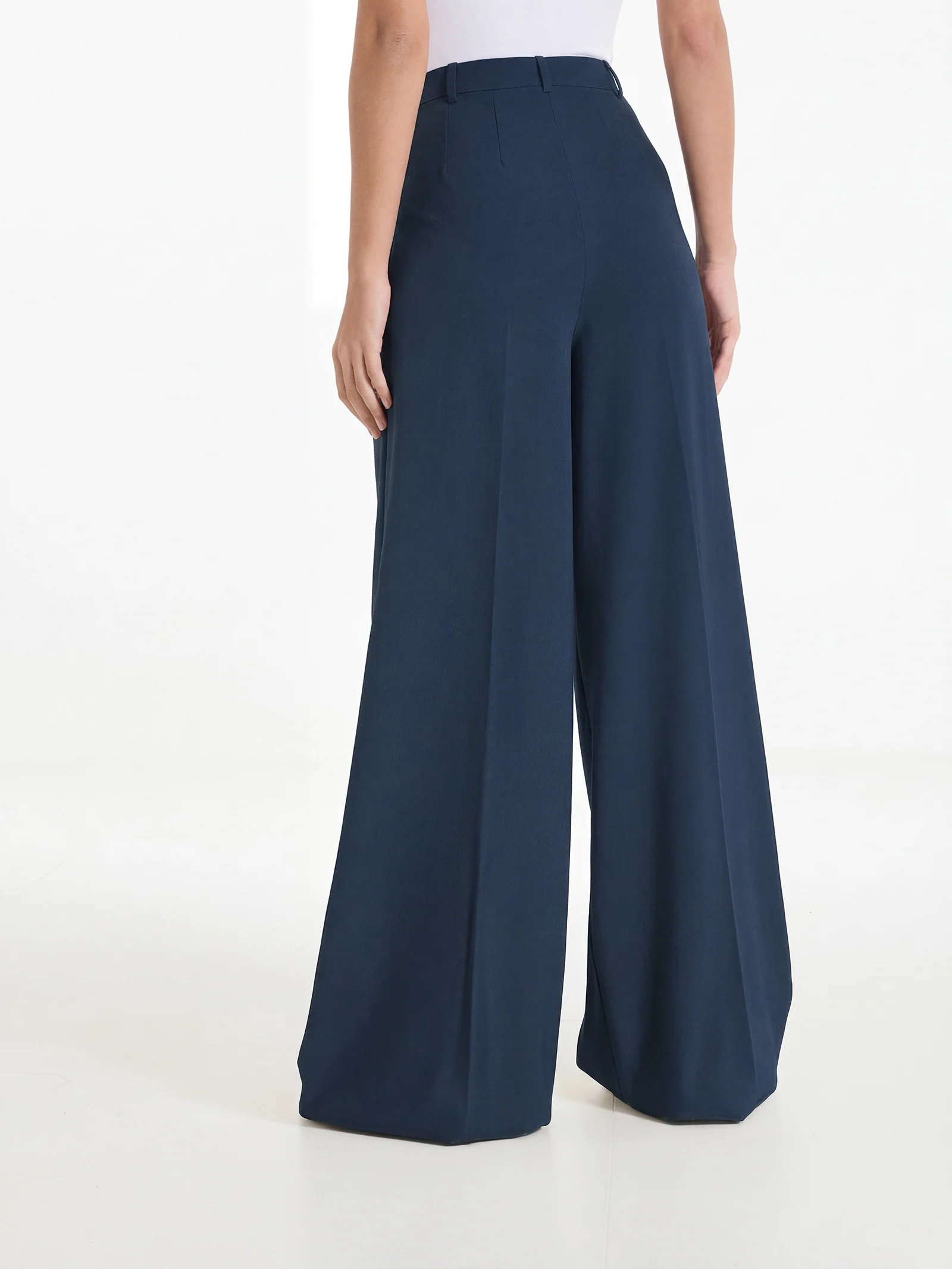 Pantalone lungo a palazzo con tasche e pinces in Compact Light - Bleu - Image 2