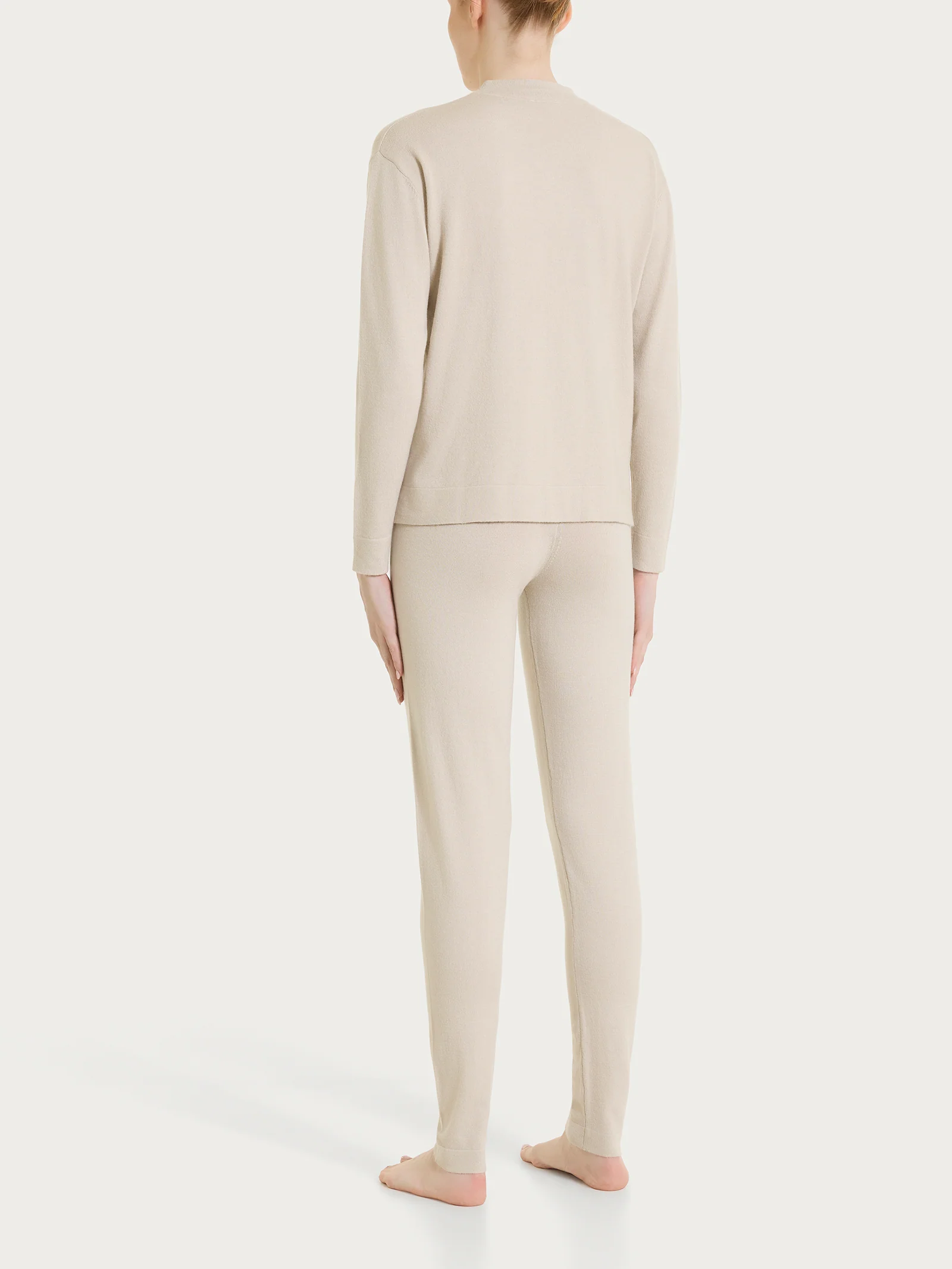 Pigiama con scollo a V in Super Soft - Champignon - Image 2