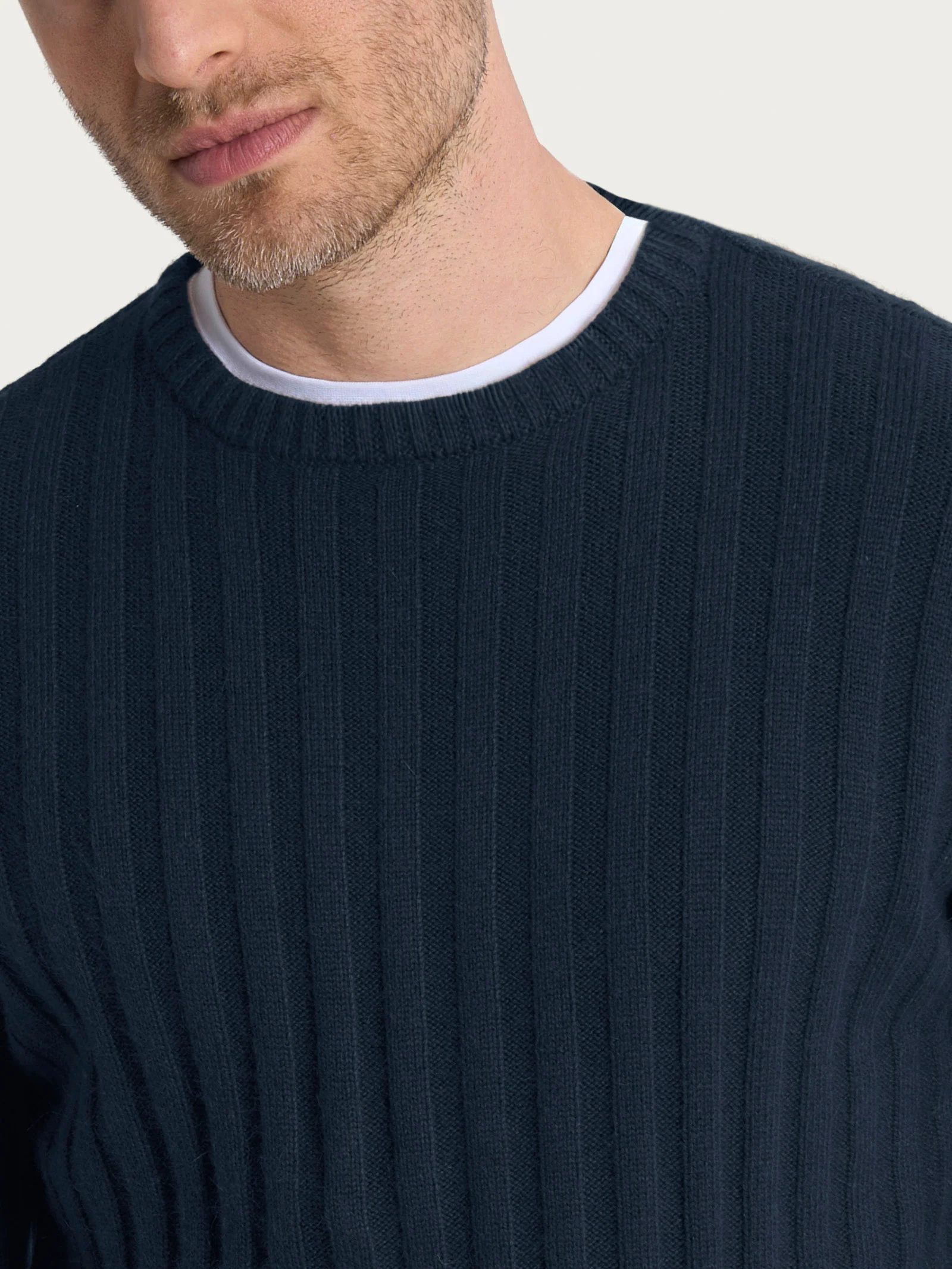 Pull girocollo con costa piatta in Natural Soft - Bleu - Image 3