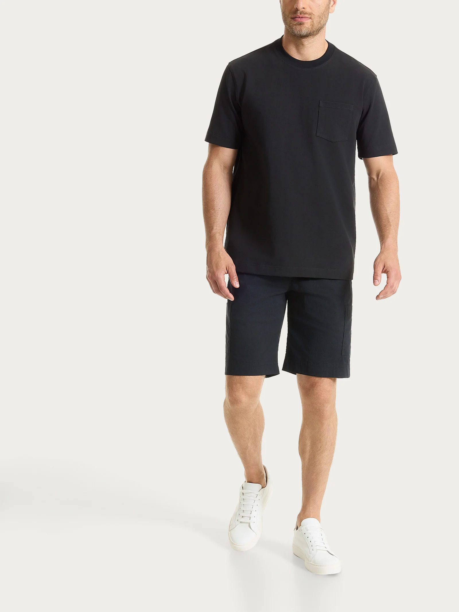 T-shirt girocollo con taschino in jersey di cotone - Nero - Image 4