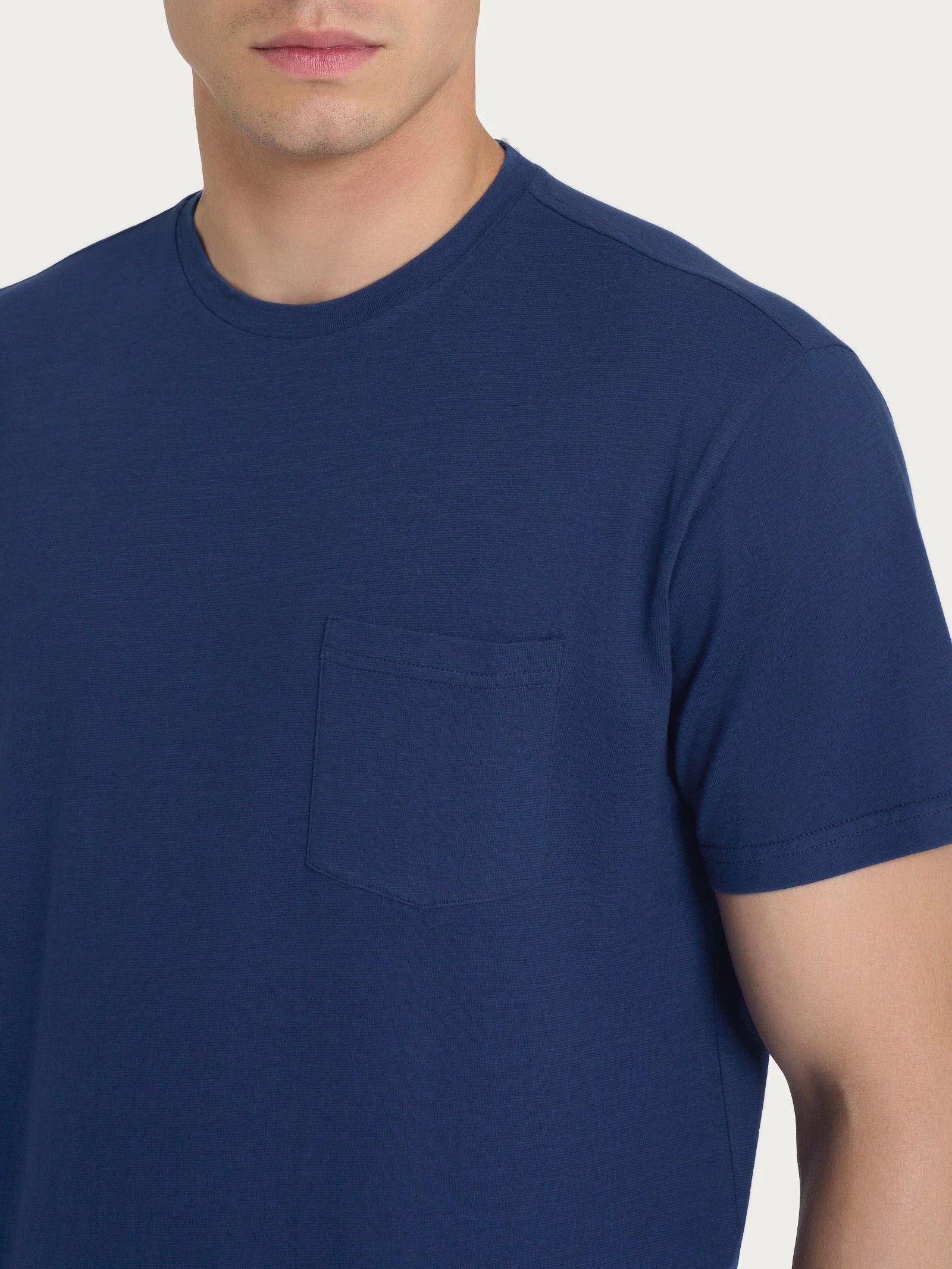 T-shirt girocollo con taschino in slub jersey di cotone - Oceana - Image 3