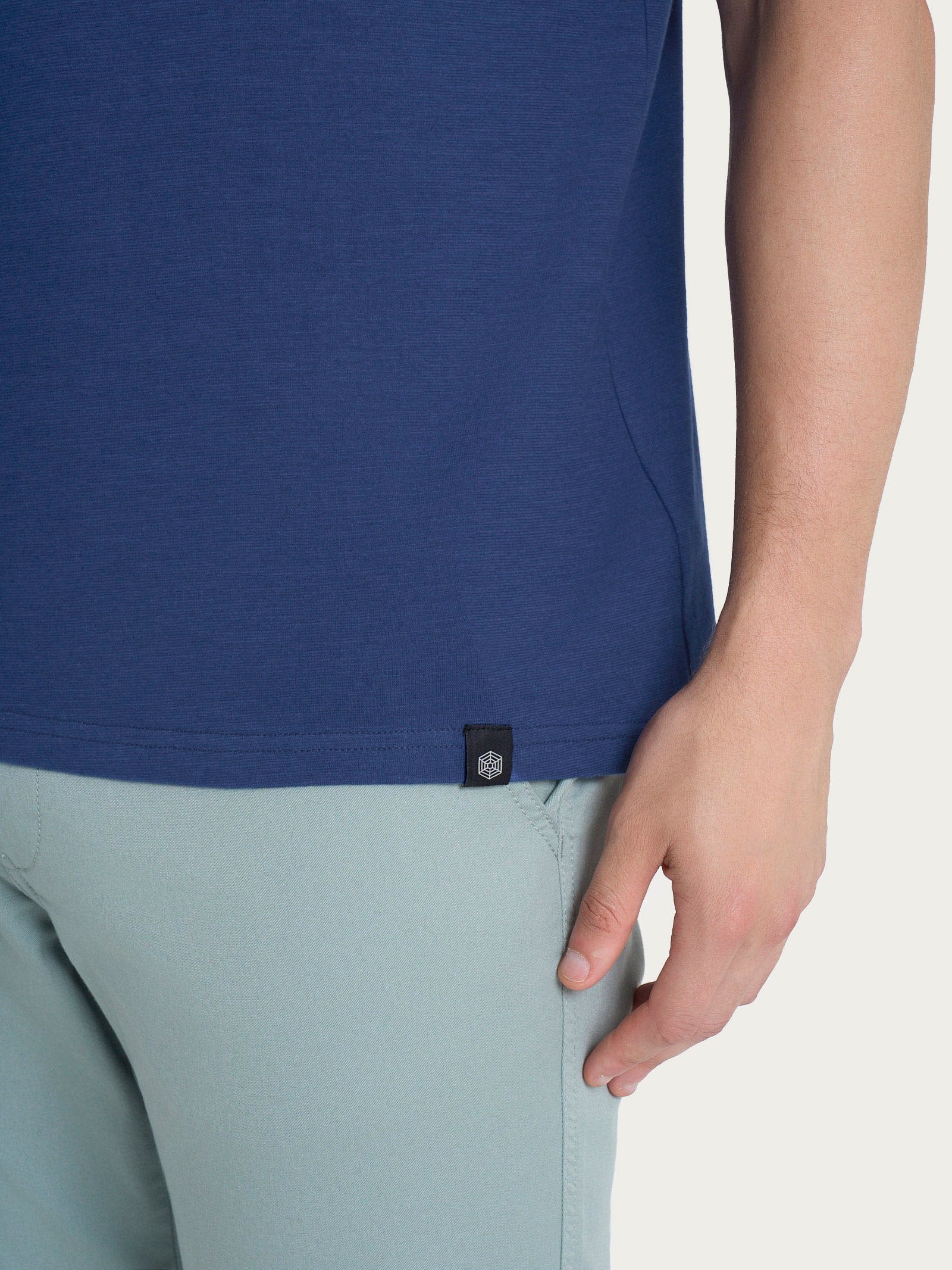 T-shirt girocollo con taschino in slub jersey di cotone - Oceana - Image 4