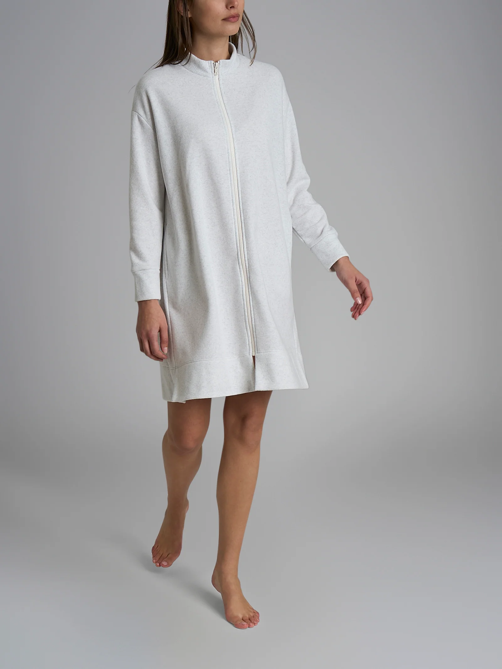Vestaglia con zip in tinta unita in Cotton Eco Pile - Ghiaia Mel.